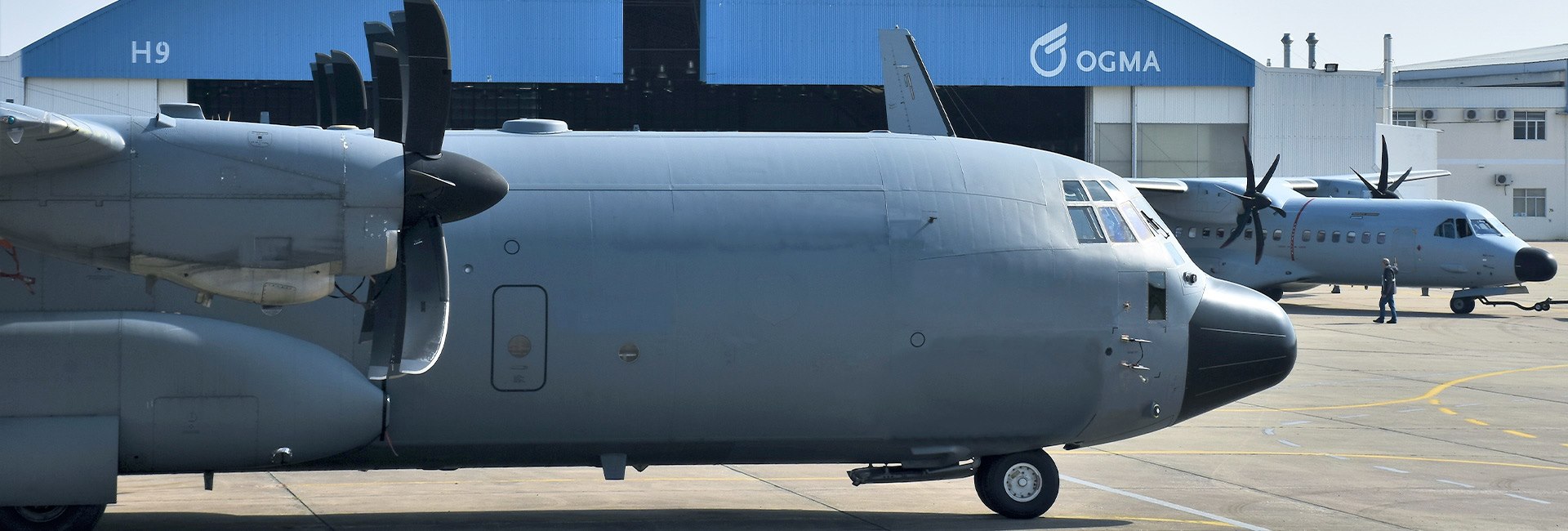 HERO-C-130-02